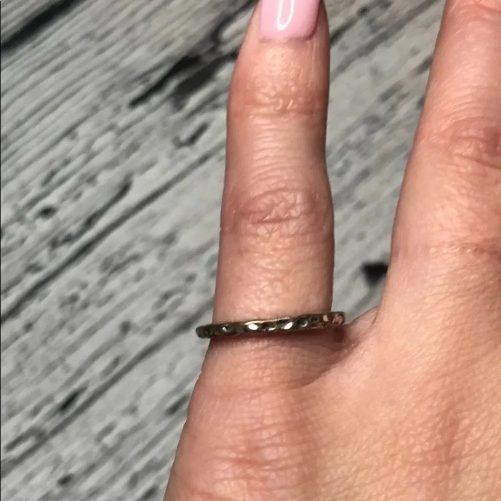 🍭6/$30 Hammered thin silver tone metal ring - size 5 1/4